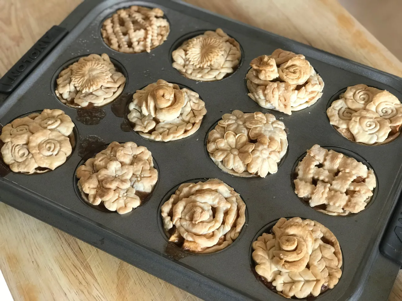 delicious apple pie cups